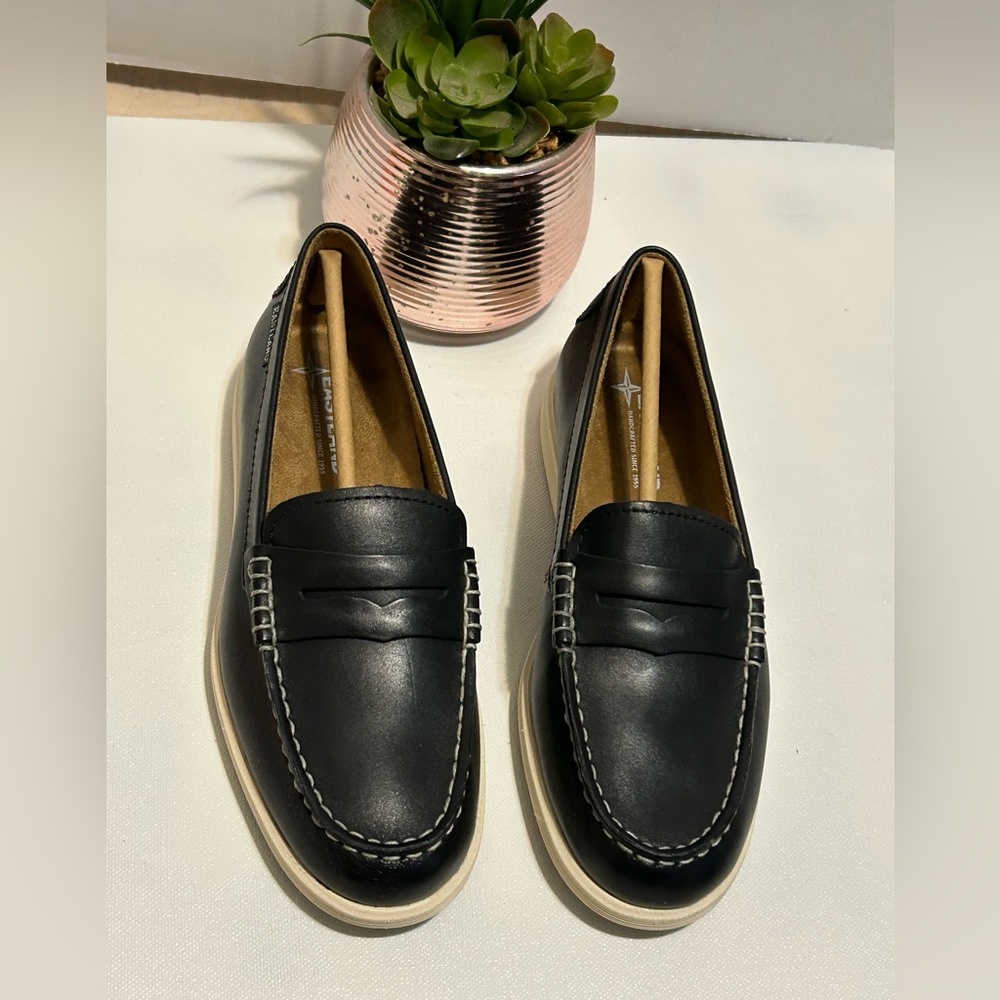 Eastland Baldwin Black Leather Loafers - Picture 1 of 9